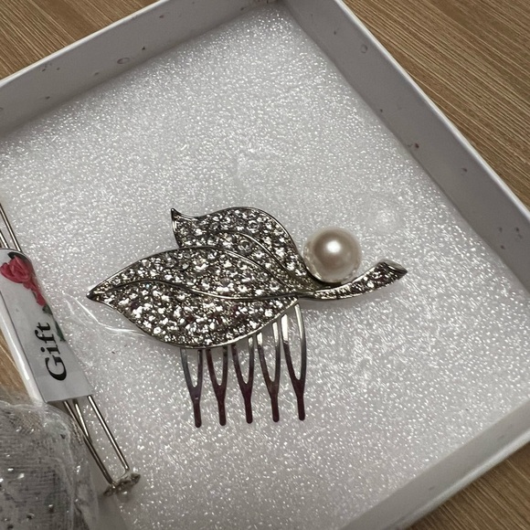 NEW Bridal net veil and embellished stone and pearl pin - Picture 4 of 4